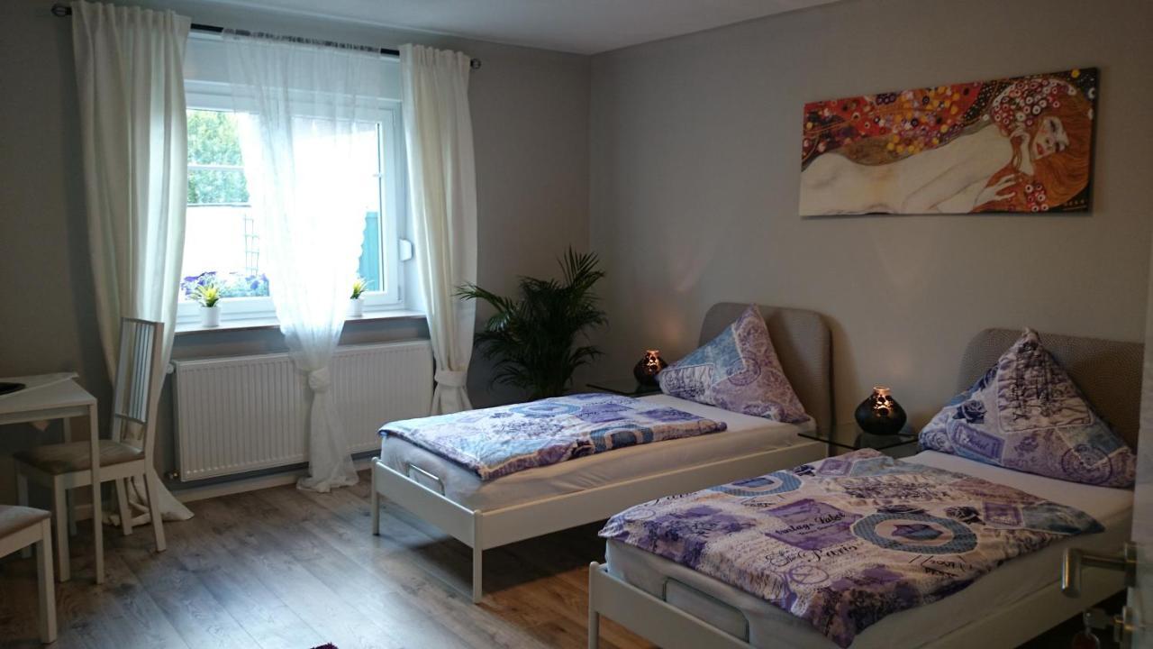 Ades Haus - Wenn'S Gemuetlich Sein Darf! Lejlighed Überherrn Eksteriør billede