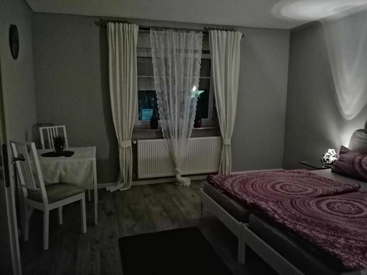 Ades Haus - Wenn'S Gemuetlich Sein Darf! Lejlighed Überherrn Eksteriør billede